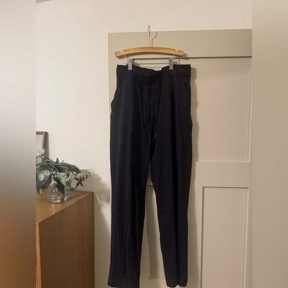 Lululemon 8 On the Fly Pant - Picture 2 of 5